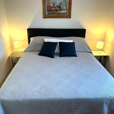 Calm & Relax With Private Parking Appartamento